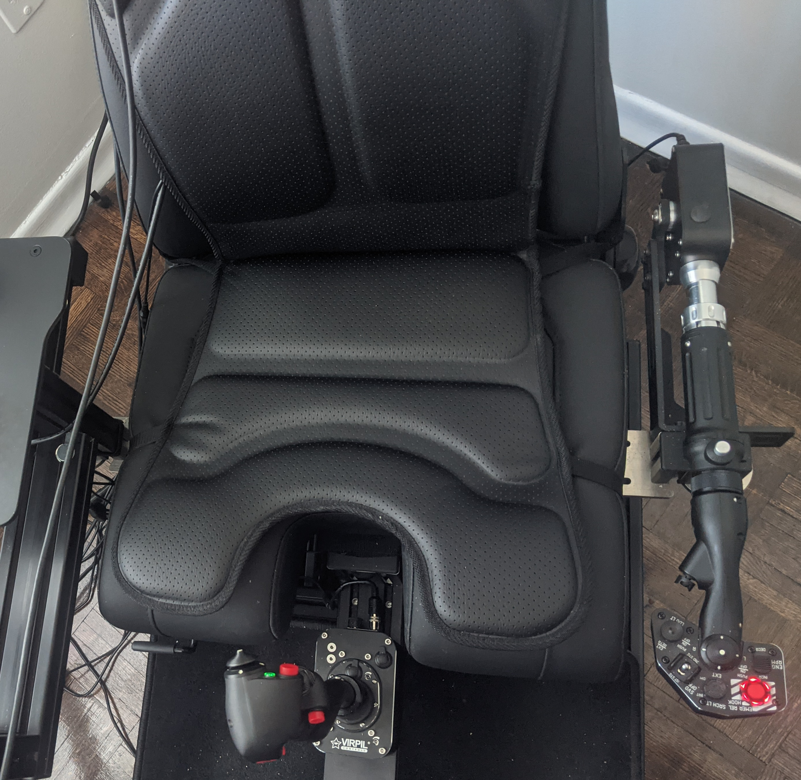 P6_PILOT_SEAT.jpg
