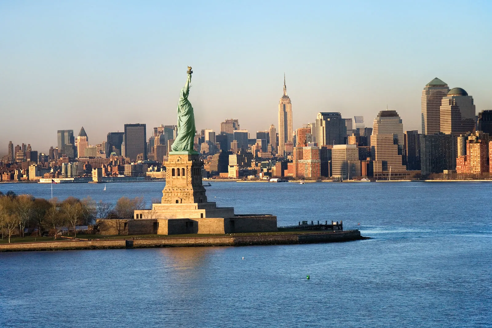 Statue_of_Liberty_Island.webp