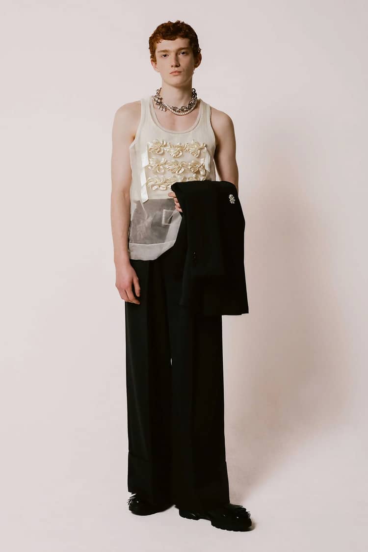 https___hypebeast.com_image_2025_03_28_simone-rocha-menswear-fall-winter-2025-lookbook-4.jpg